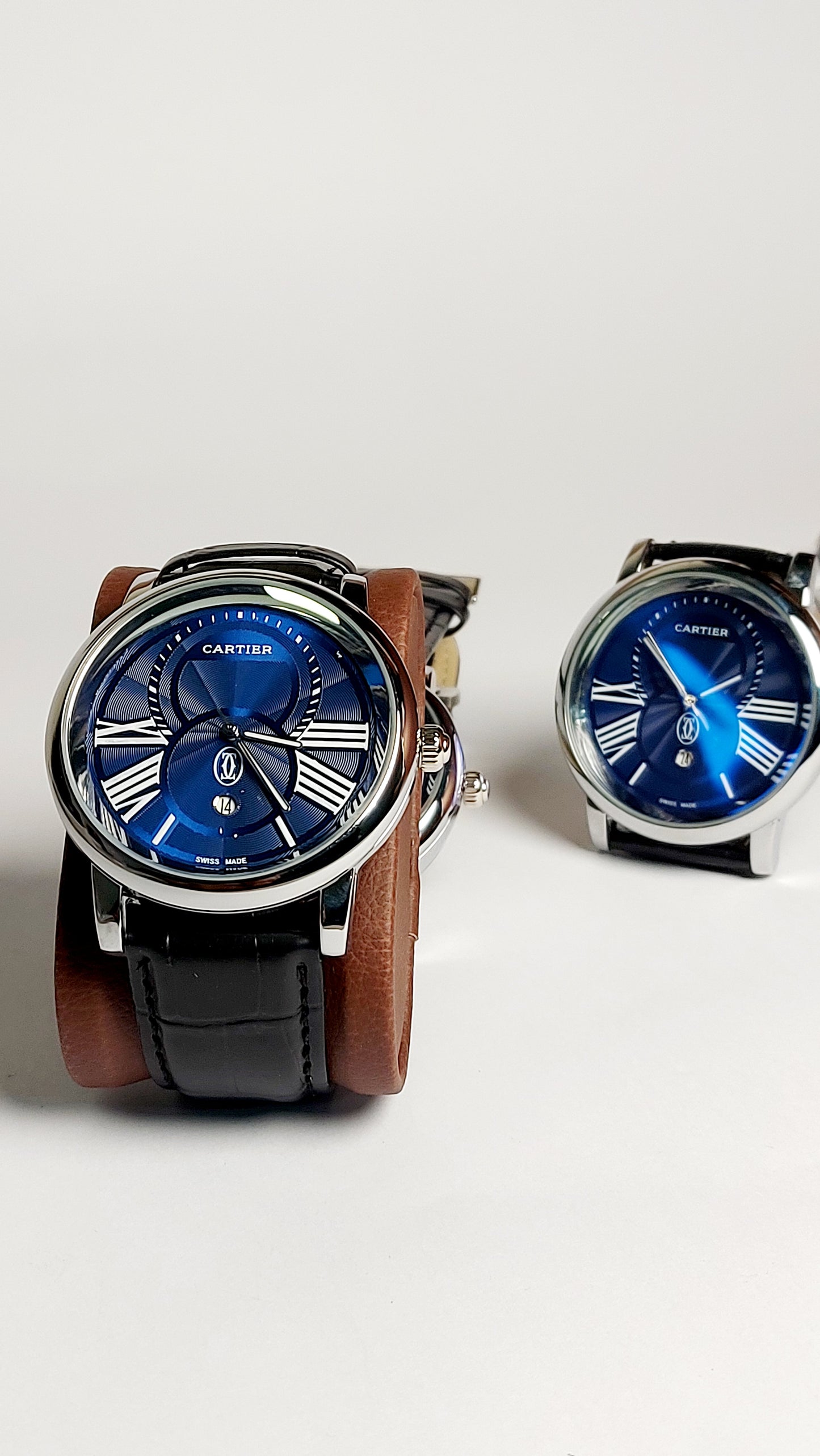 Ronde Louis Cartier Premium Watch ( Gold & Blue Color )