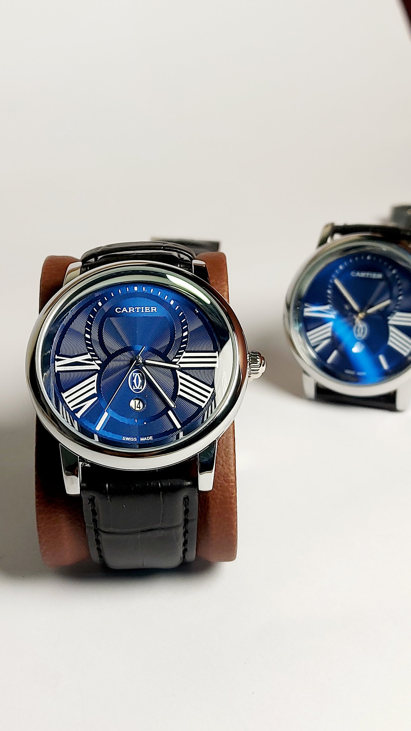 Ronde Louis Cartier Premium Watch ( Gold & Blue Color )