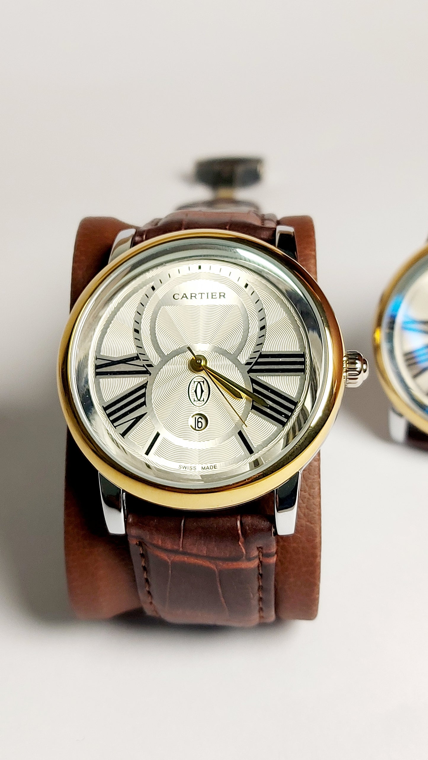 Ronde Louis Cartier Premium Watch ( Gold & White Color )