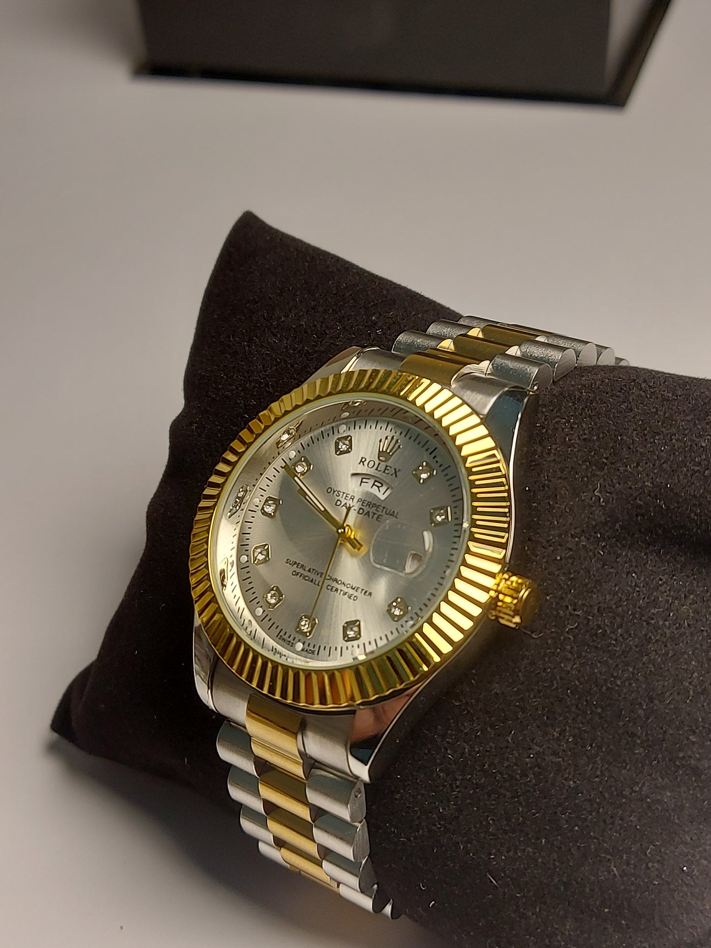 Rolex_clasp Valuable Good Quality Watch. ( White Gold color )