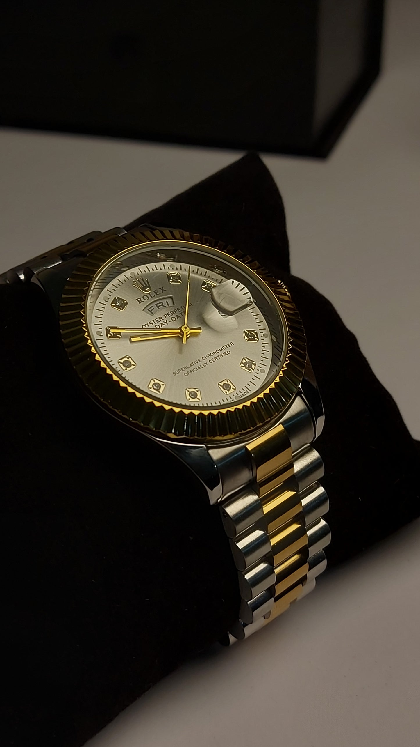Rolex_clasp Valuable Good Quality Watch. ( White Gold color )