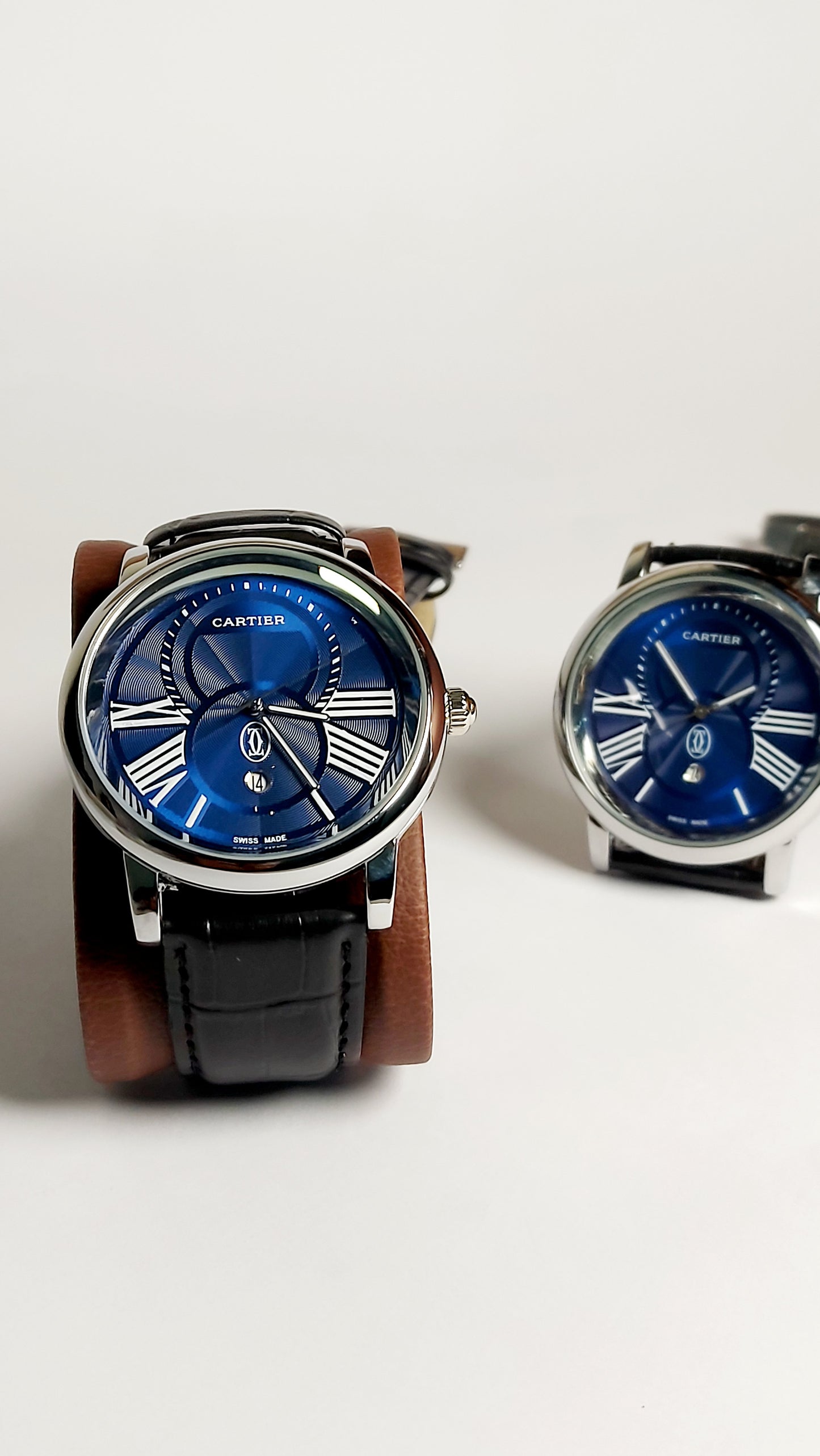 Ronde Louis Cartier Premium Watch ( Gold & Blue Color )