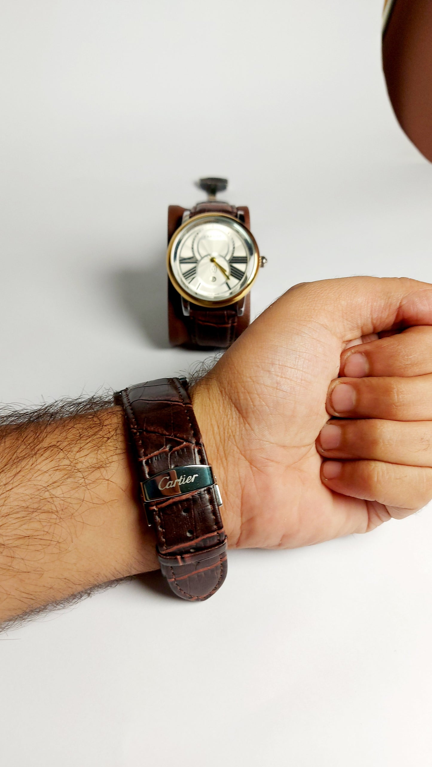Ronde Louis Cartier Premium Watch ( Gold & White Color )