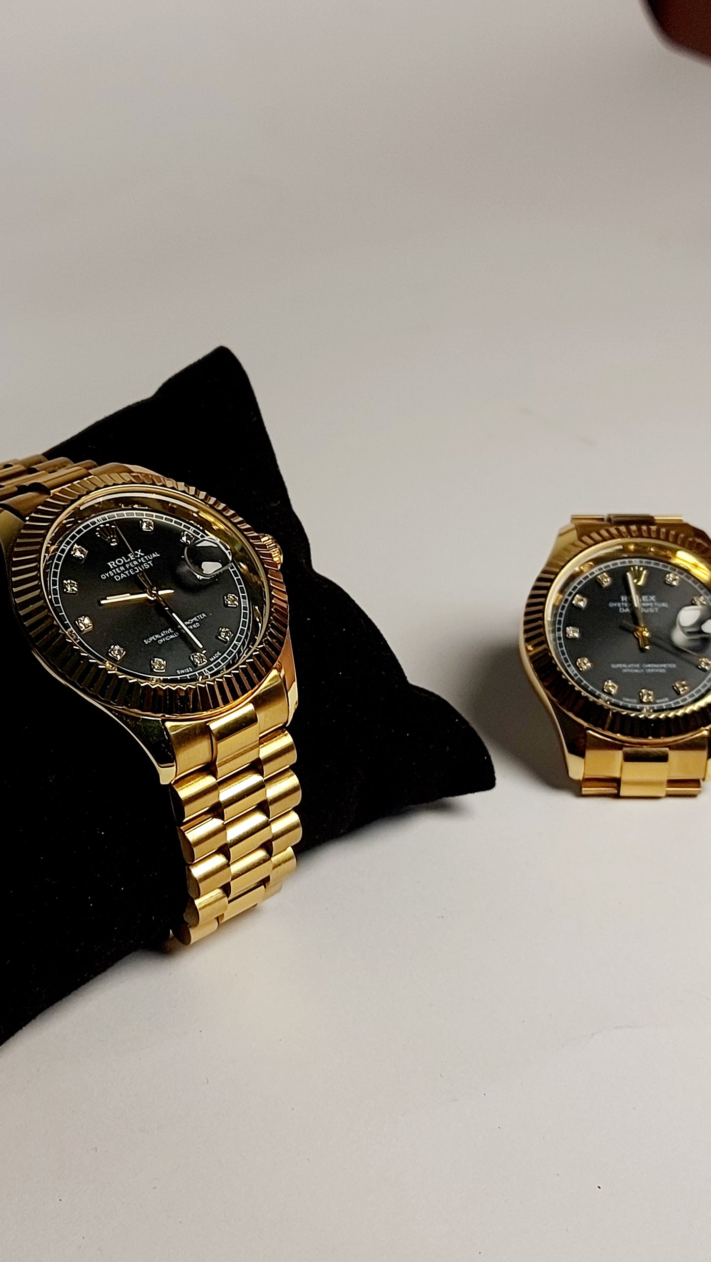 Rolex_clasp Valuable Good Quality Watch. ( Black Gold Shad )