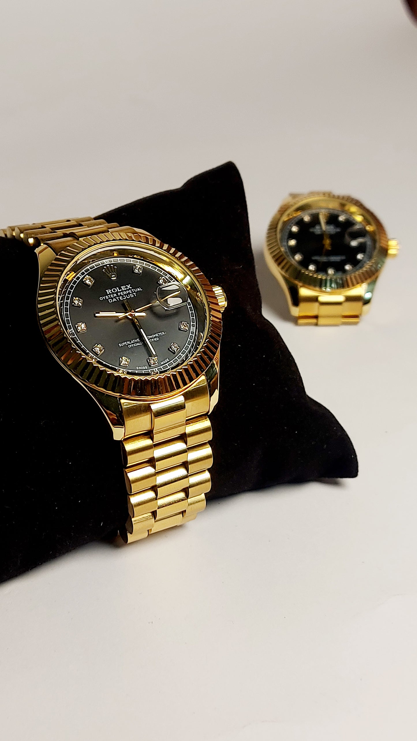 Rolex_clasp Valuable Good Quality Watch. ( Black Gold Shad )
