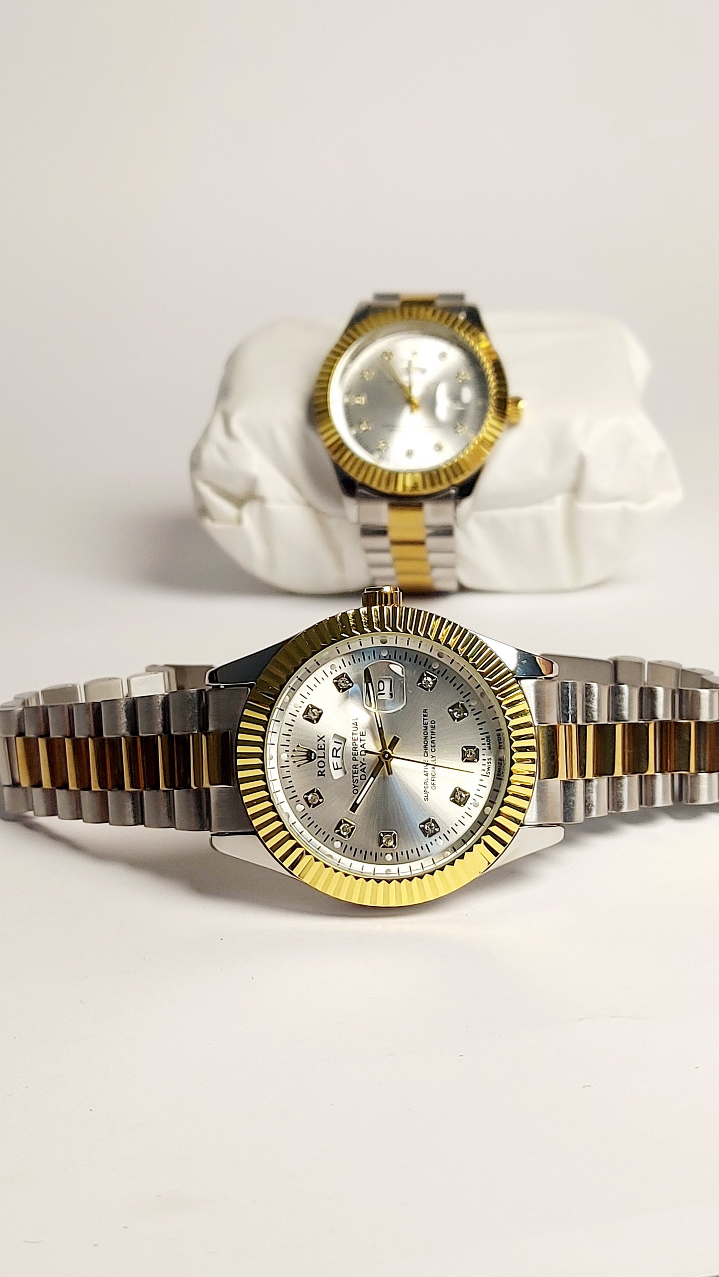 Rolex_clasp Valuable Good Quality Watch. ( White Gold color )